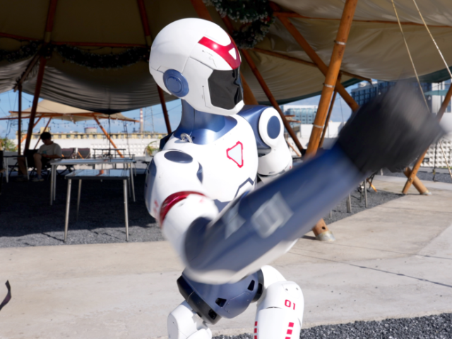 innovation-meets-intelligence-with-the-unitree-r1-humanoid-robot