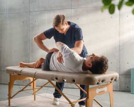 chiropractor-in-putnam-county-helps-in-improving-back-pain