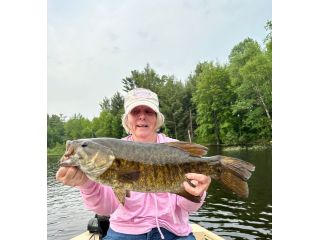 fishing-guides-in-wisconsin-for-easy-and-fun-lake-trips-small-0