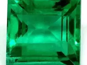green-emerald-stones-for-luxury-style