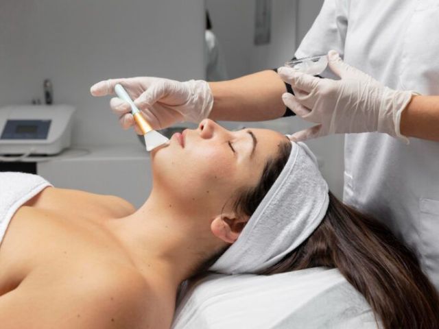 get-fresh-glowing-skin-with-hydrafacial-in-woodland