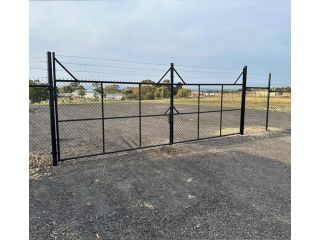 glass-pool-fencing-hobart-small-0