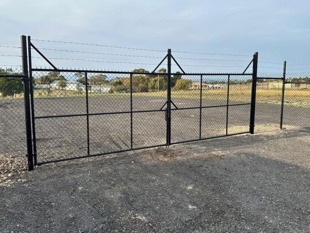 glass-pool-fencing-hobart
