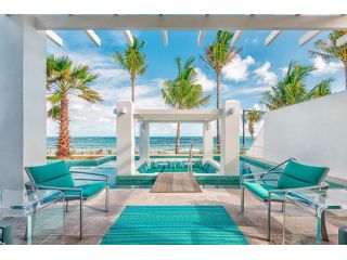 luxury-private-villas-for-your-st-maarten-escape-small-0