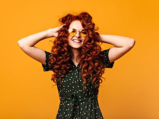 curly-haircut-in-nyc-defined-style-experience-at-heelsnboots