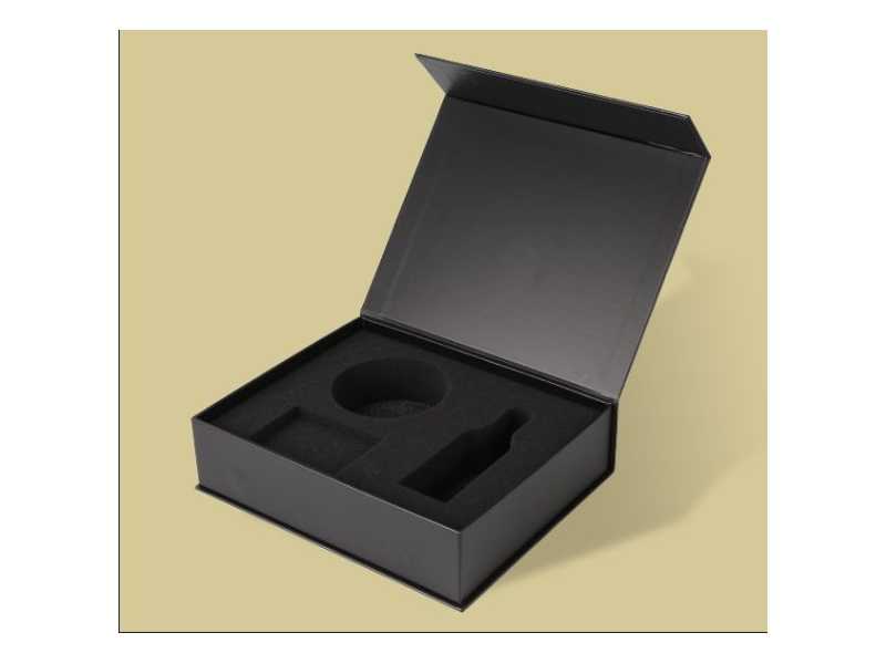 custom-boxes-with-soft-foam-inserts-small-0