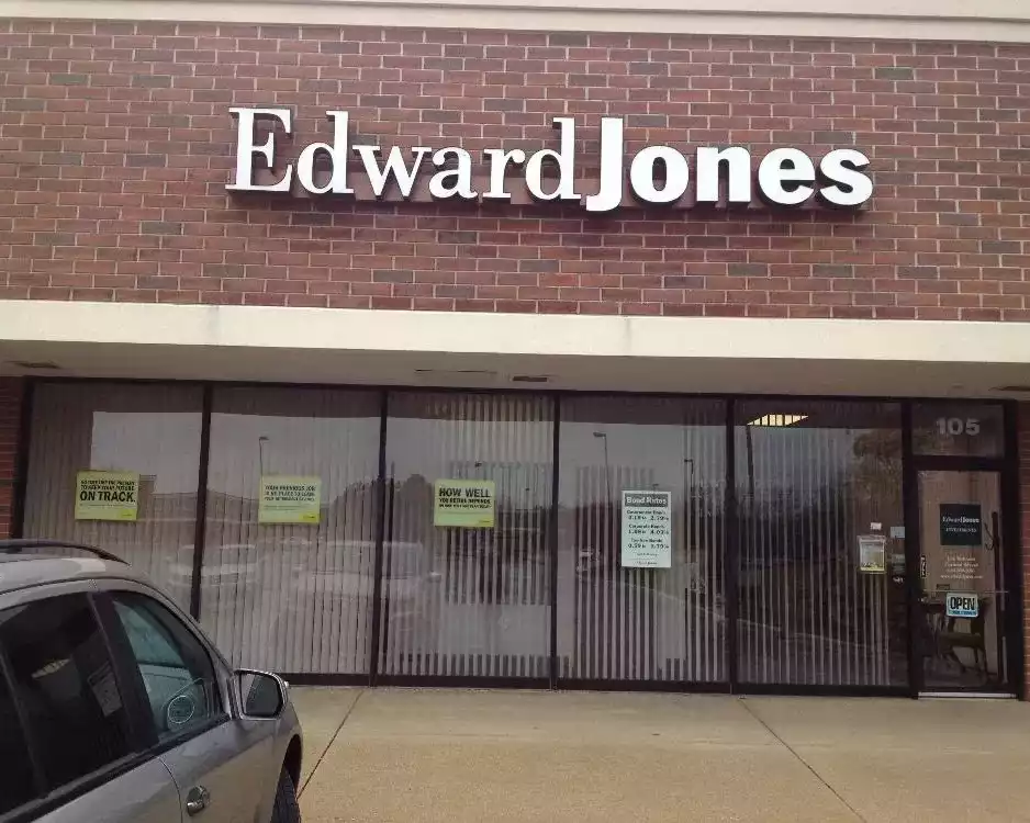 outdoor-signs-naperville-custom-outdoor-business-signs