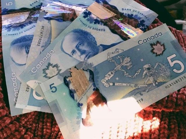 buy-canadian-5-dollar-bill