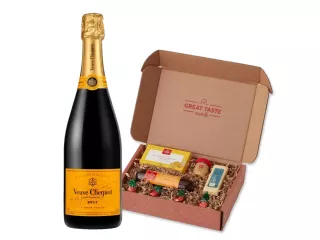 classic-gourmet-gifting-with-hickory-farms-gift-baskets-small-0