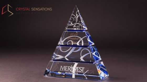 elegant-engraved-crystal-awards-for-timeless-recognition-big-0