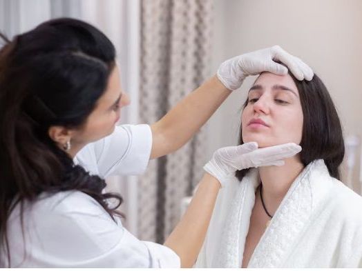 dermaplaning-facial-benefits-for-smooth-and-radiant-skin