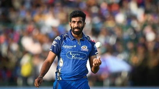 gt-vs-rcb-strategy-in-motion-with-khelosports-big-0