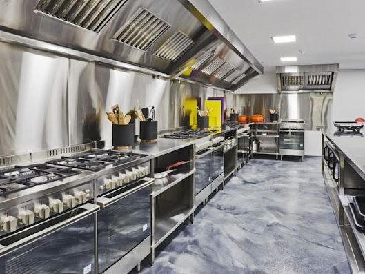 restaurant-kitchen-equipment-commercial-kitchens