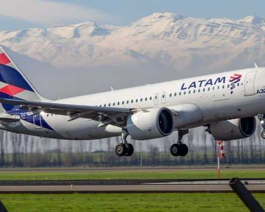 latam-airlines-jfk-terminal-1-833-641-1988