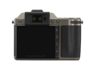 hasselblad-x2d-100c-earth-explorer-limited-edition-kit-small-1