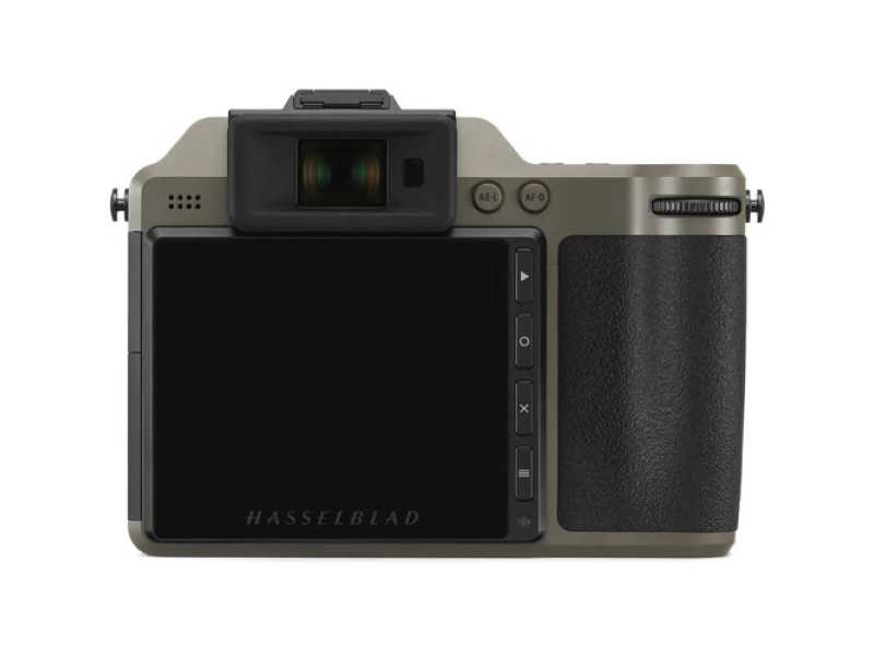 hasselblad-x2d-100c-earth-explorer-limited-edition-kit-small-1