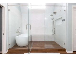 nextgen-remodeling-bathroom-remodel-in-prairie-village-ks-small-0