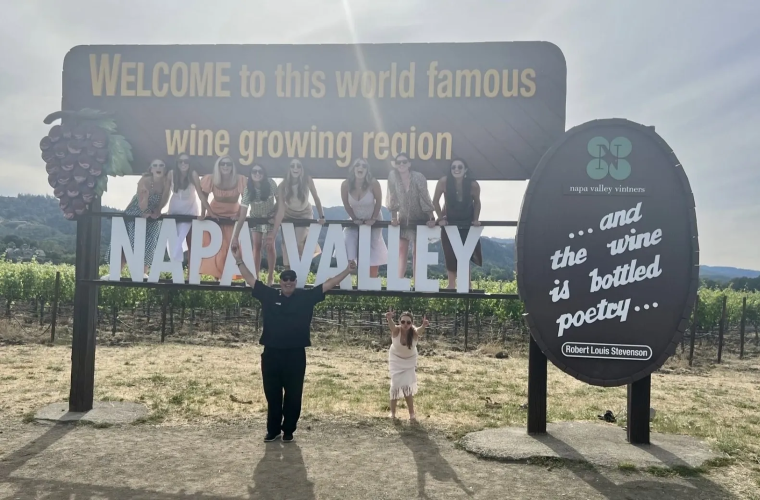 wine-tours-napa-valley-napa-sonoma-valley-wine-tour-driver-big-0