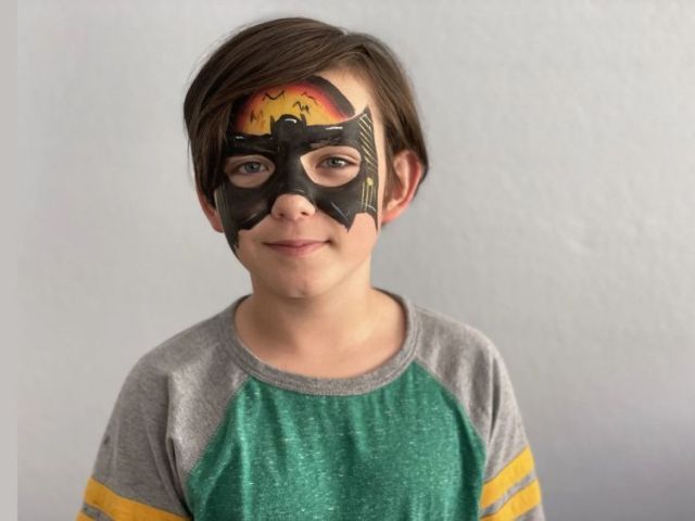 book-kids-face-painting-party-los-angeles-for-any-event