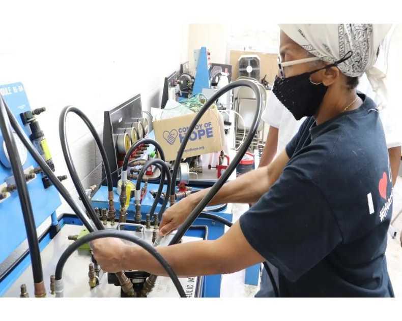 ai-in-automation-and-manufacturing-careers-in-2026
