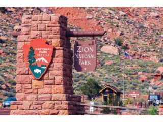 private-tours-of-zion-national-park-small-0
