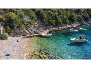 rent-a-boat-trogir-small-0