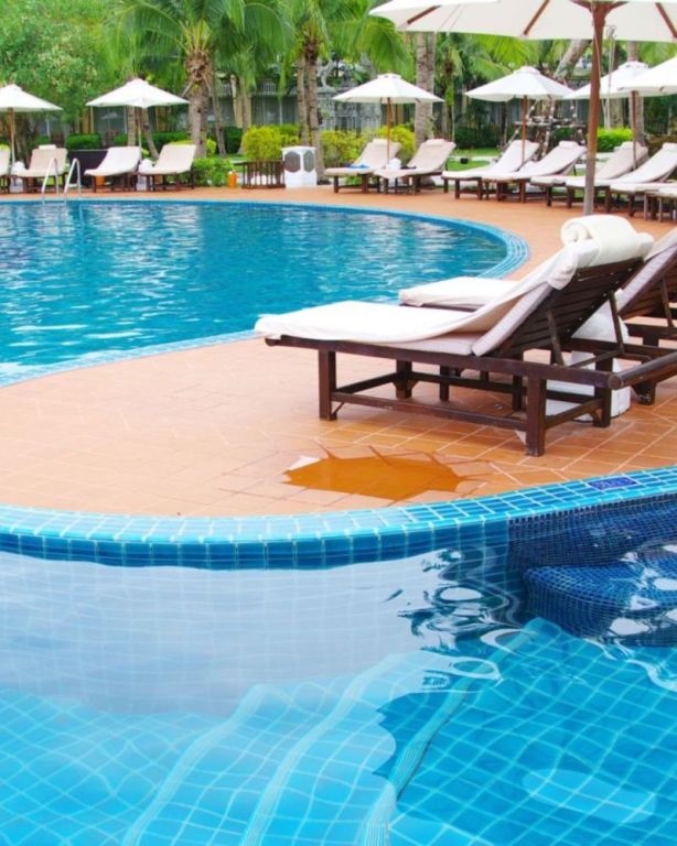 pool-cleaning-in-temple-ga-big-0