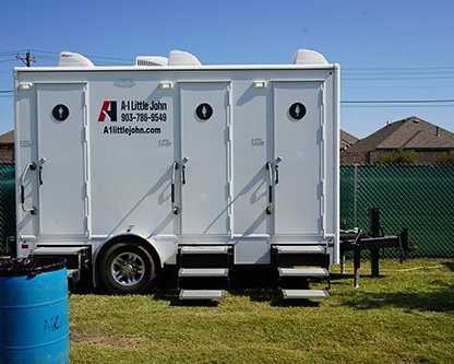 flushing-restroom-luxury-portable-restrooms-for-rent