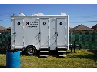 flushing-restroom-luxury-portable-restrooms-for-rent-small-0