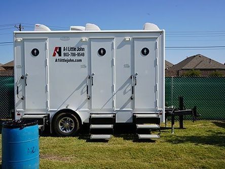 flushing-restroom-luxury-portable-restrooms-for-rent