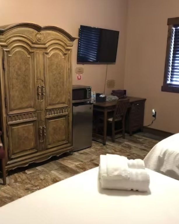 best-lodges-in-canyonlands-national-park-big-0