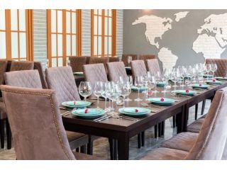 community-table-reservations-small-0