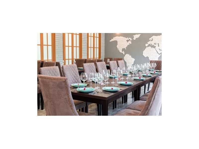 community-table-reservations-small-0