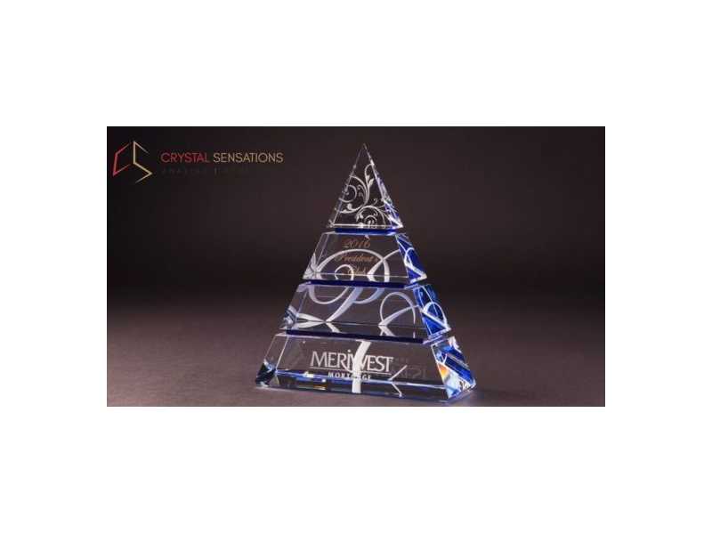 elegant-custom-crystal-trophy-for-corporate-events-small-0