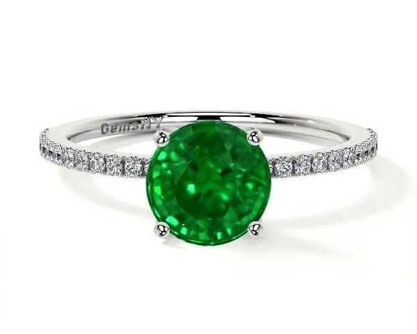 buy-067-cts-emerald-ring-with-diamonds-for-women-at-gemsny