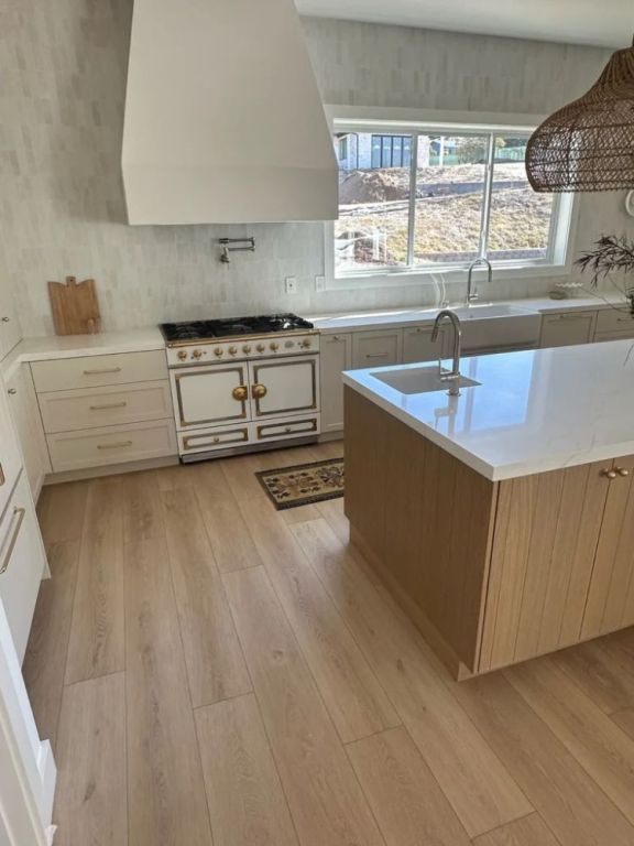 premium-luxury-vinyl-flooring-installation-in-san-diego-big-0