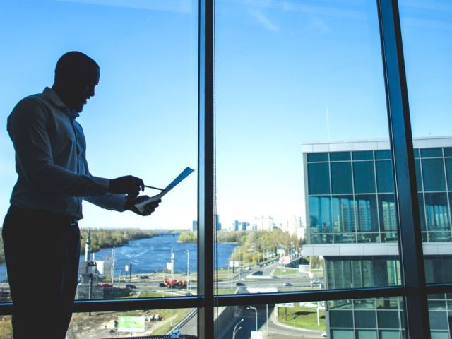 trusted-commercial-window-repair-near-me-for-fast