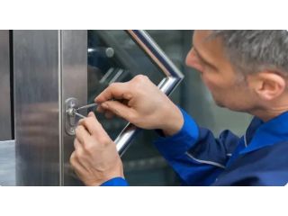 fast-and-affordable-commercial-locksmith-services-small-0