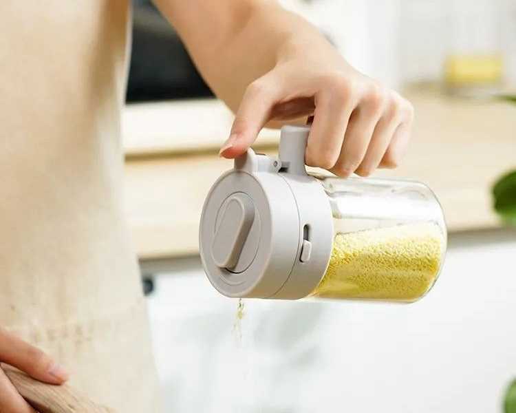 small-seasoning-jars-set-with-lids-spoons