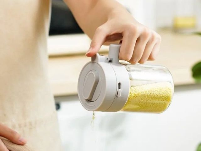 small-seasoning-jars-set-with-lids-spoons