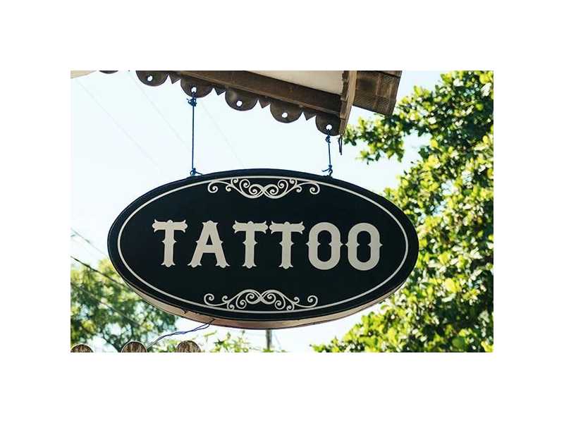 custom-hanging-signs-in-orlando-small-0