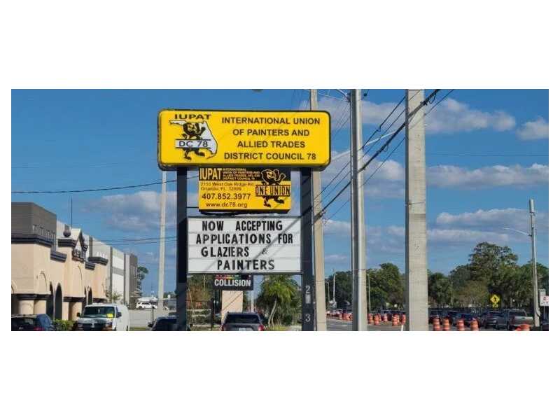 modern-pylon-signs-in-orlando-small-0