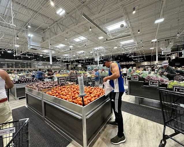 elite-ethnic-grocery-store-in-victory-blvd-for-fine-foods
