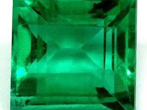 luxury-green-stones-for-fine-collections