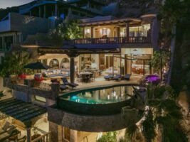 yacht-charte-with-cabo-villa