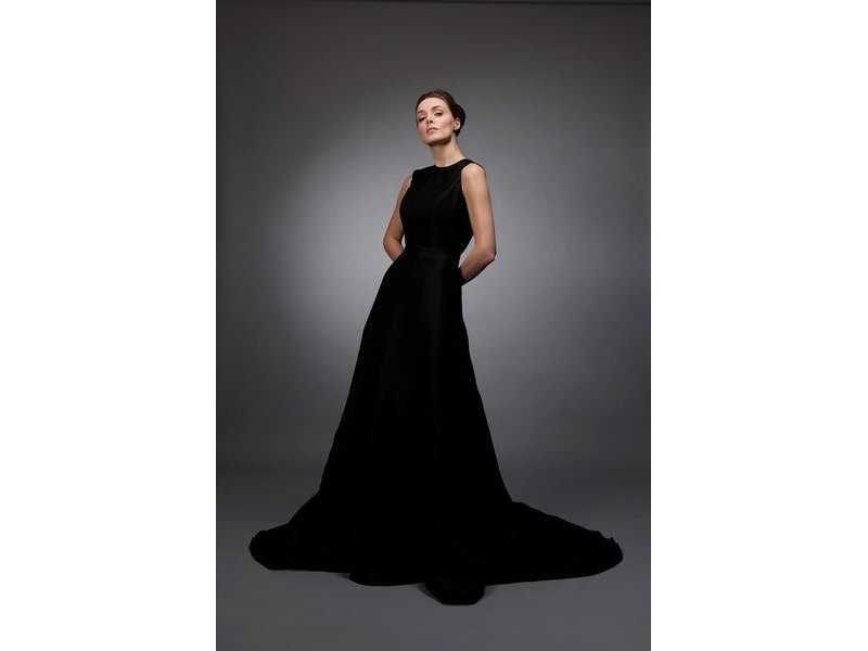 buy-designer-luxury-evening-gowns-for-special-events-small-0