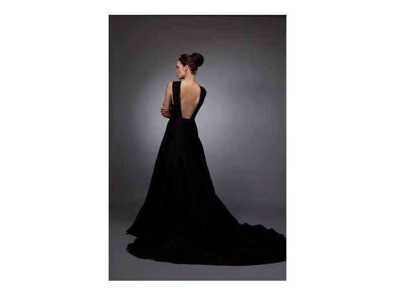 buy-designer-luxury-evening-gowns-for-special-events-small-1