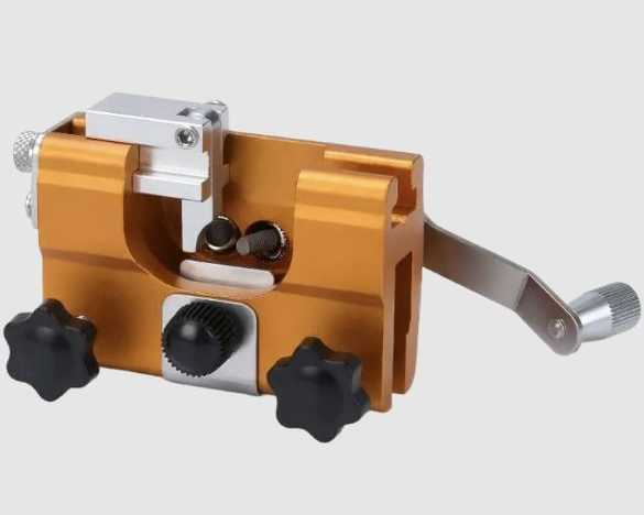 klampero-chainsaw-tool-save-time-and-cut-smarter