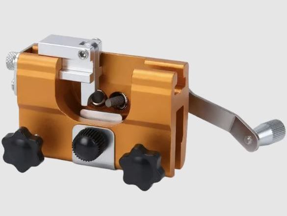 klampero-chainsaw-tool-save-time-and-cut-smarter