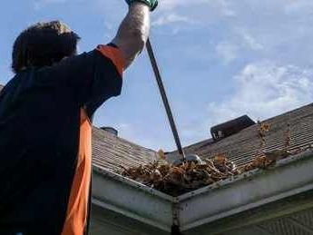 gutter-cleaning-services-in-acton-tx-for-better-water-flow